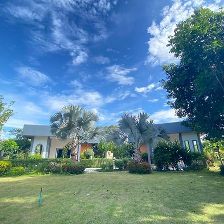 Ok Farm Resort Det Udom Bagian luar foto