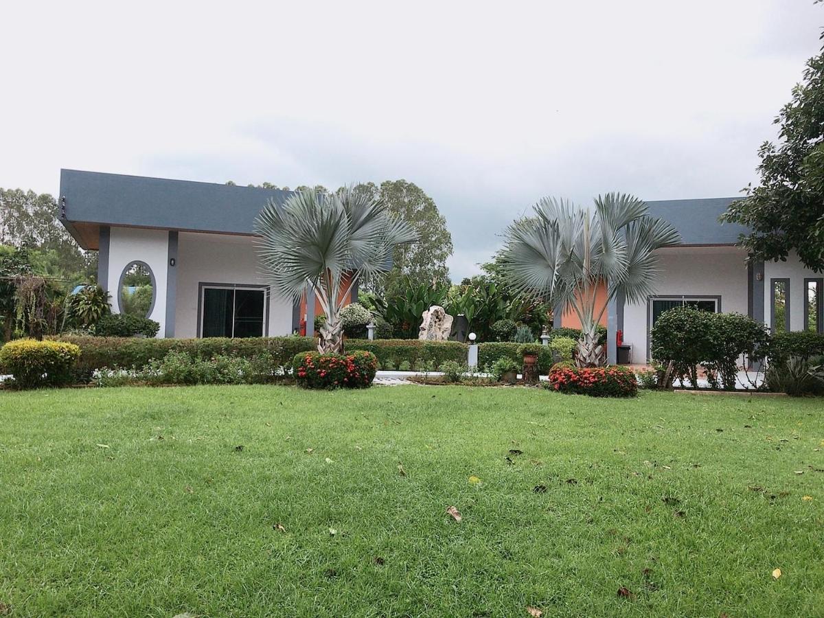 Ok Farm Resort Det Udom Bagian luar foto
