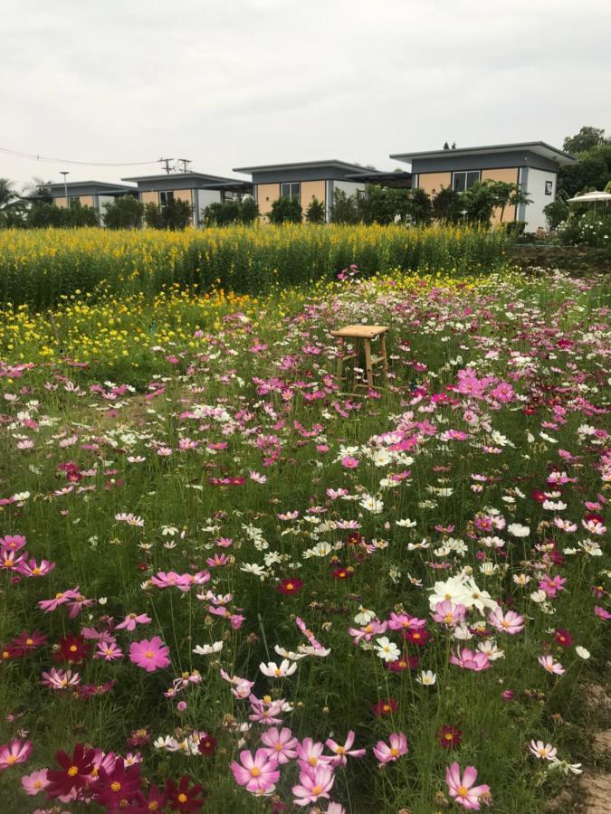Ok Farm Resort Det Udom Bagian luar foto