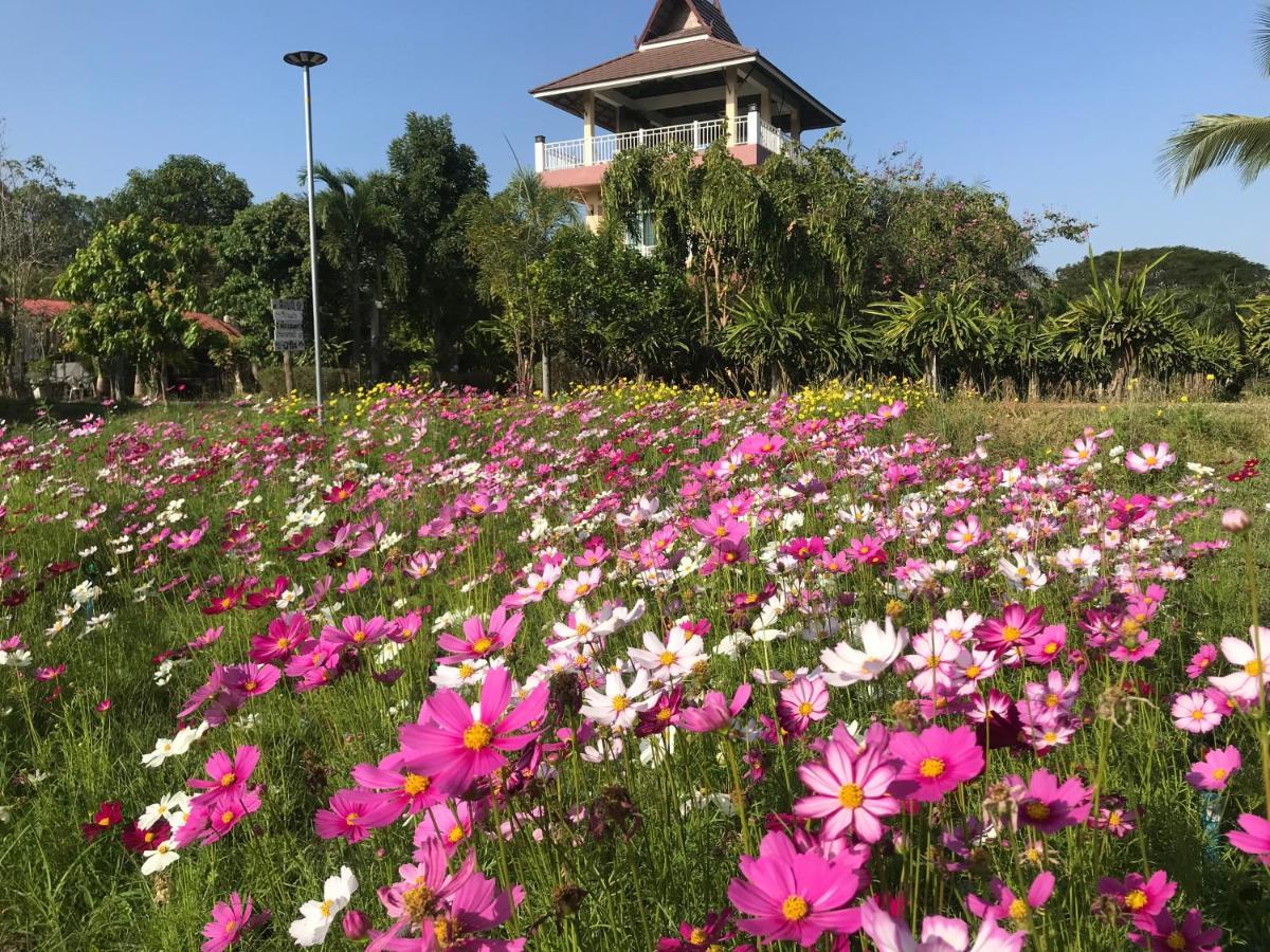 Ok Farm Resort Det Udom Bagian luar foto