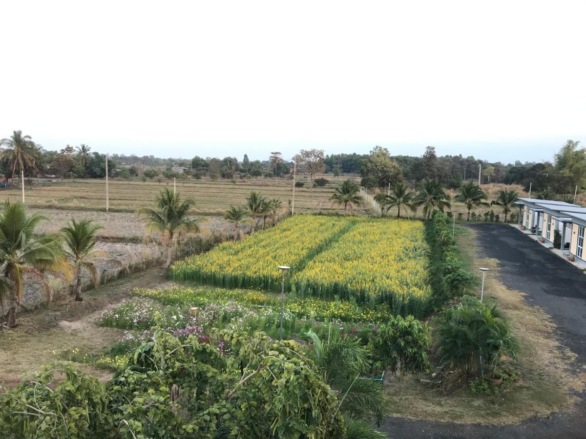 Ok Farm Resort Det Udom Bagian luar foto