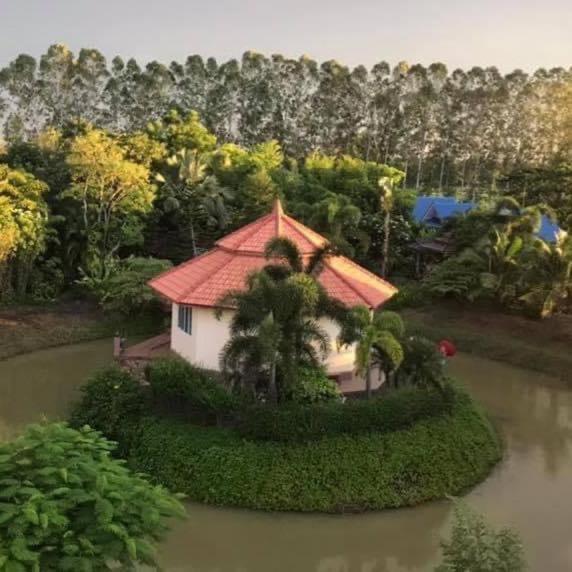 Ok Farm Resort Det Udom Bagian luar foto