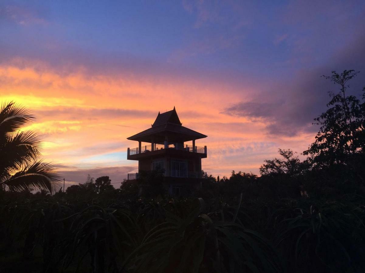 Ok Farm Resort Det Udom Bagian luar foto